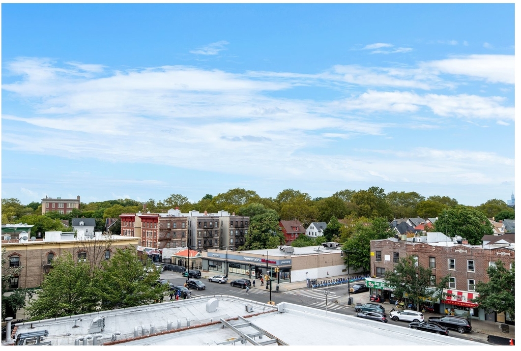 400 E 17th Street - Photo 8