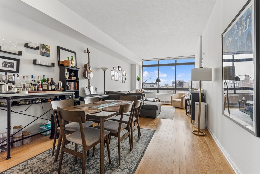 225 W 83rd Street - Photo 1