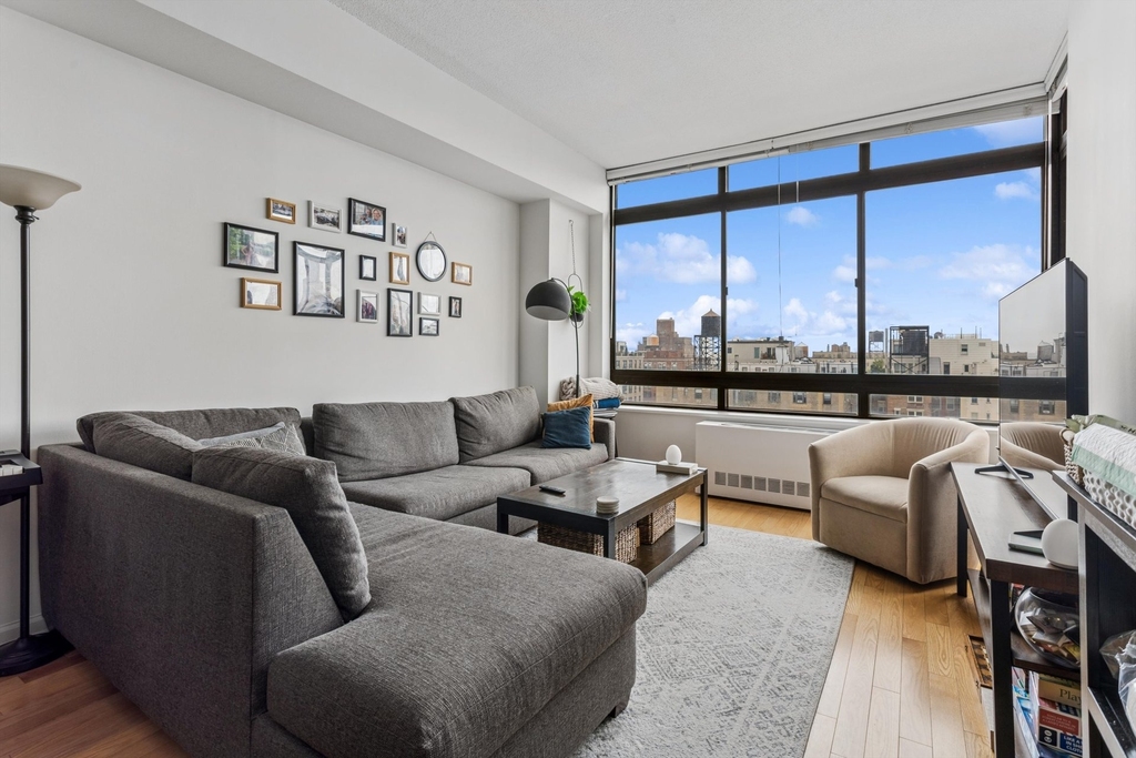 225 W 83rd Street - Photo 0