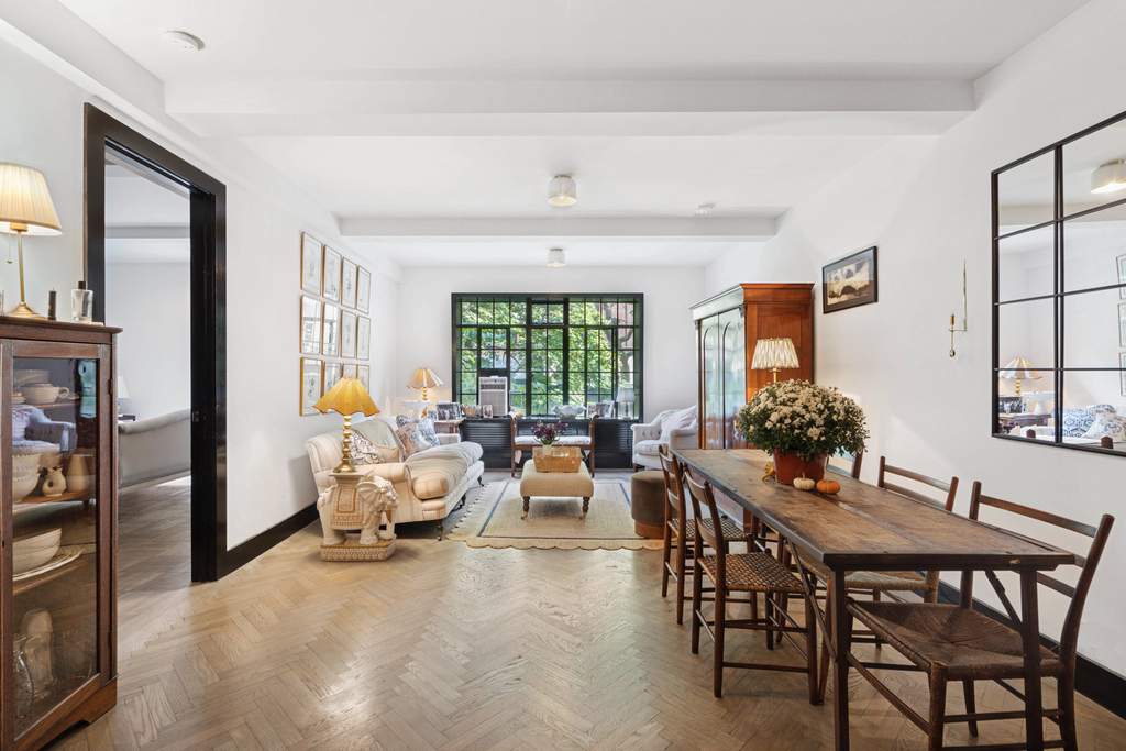 25 Monroe Place - Photo 0