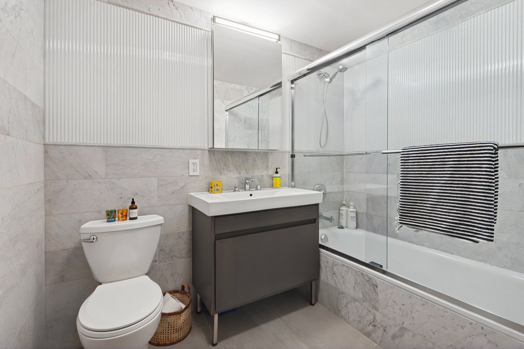 25 Monroe Place - Photo 4