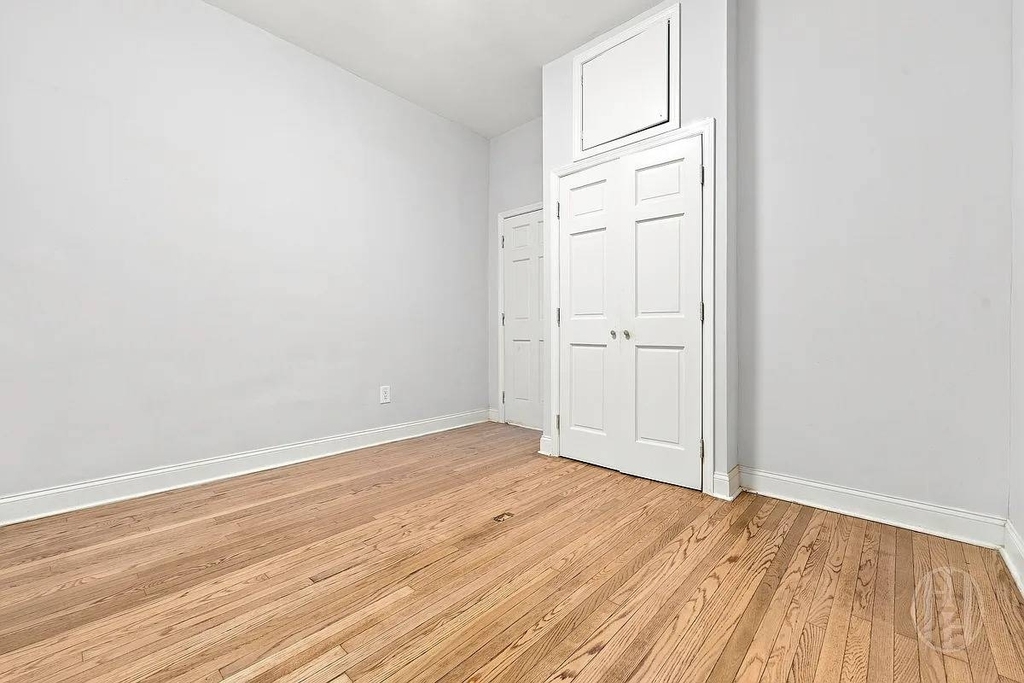 204 E 31st Street - Photo 12