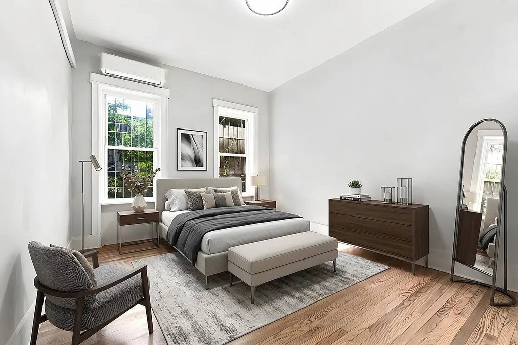 204 E 31st Street - Photo 2
