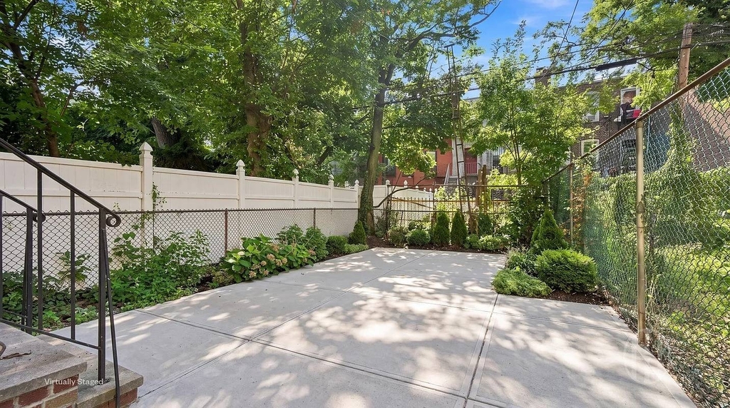 204 E 31st Street - Photo 17