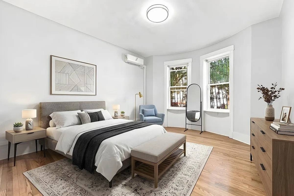 204 E 31st Street - Photo 1