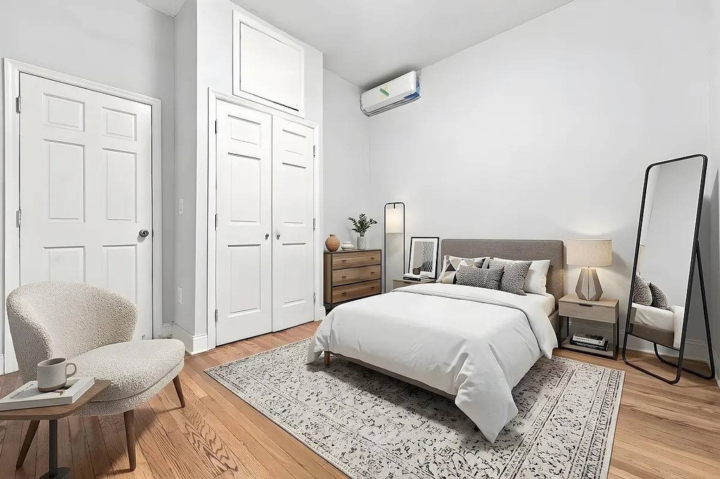 204 E 31st Street - Photo 3