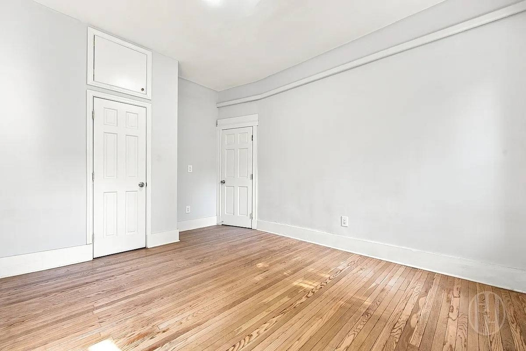 204 E 31st Street - Photo 13