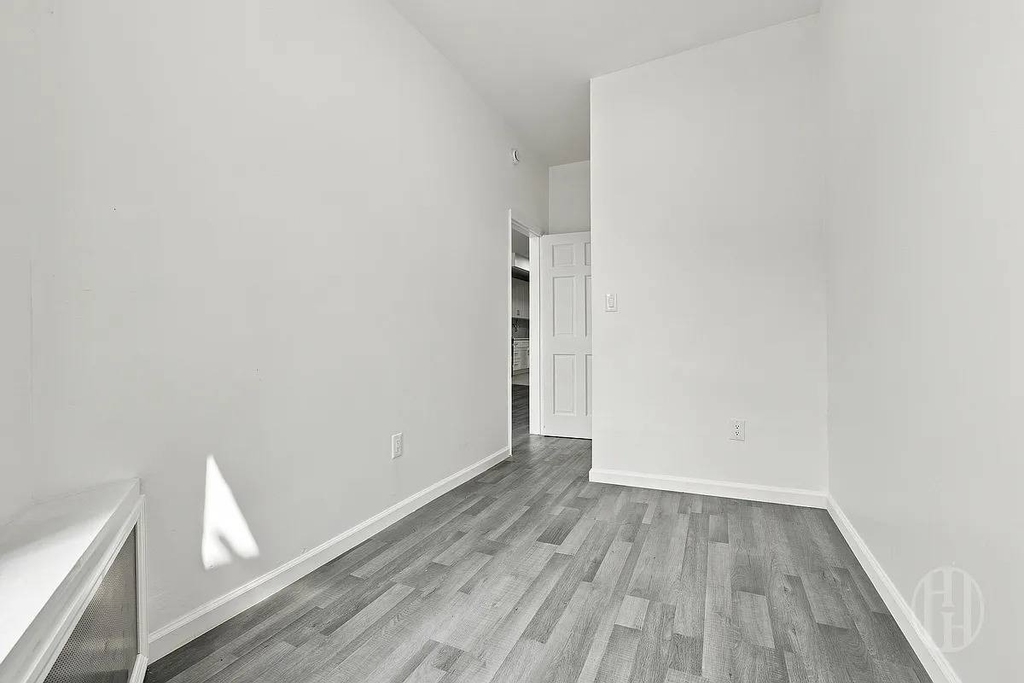 146-07 Jamaica Avenue - Photo 9