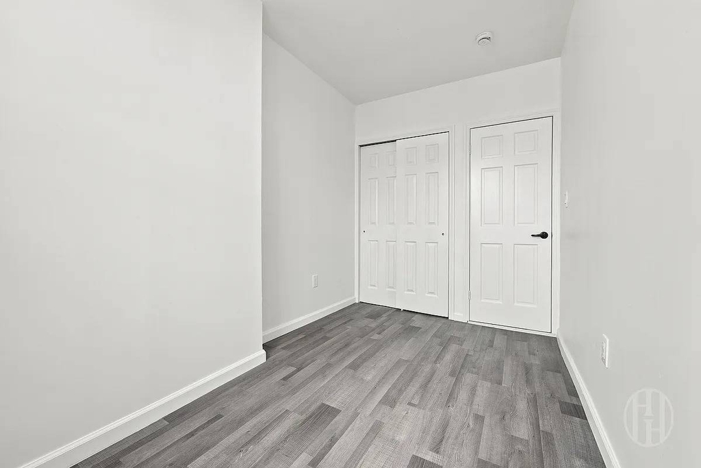 146-07 Jamaica Avenue - Photo 11