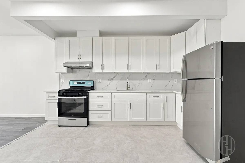 146-07 Jamaica Avenue - Photo 13