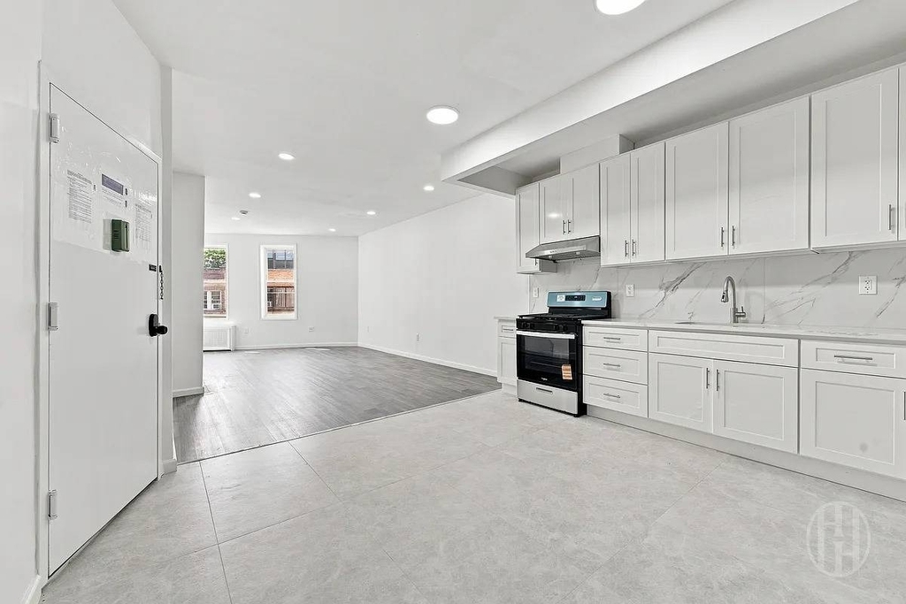 146-07 Jamaica Avenue - Photo 5