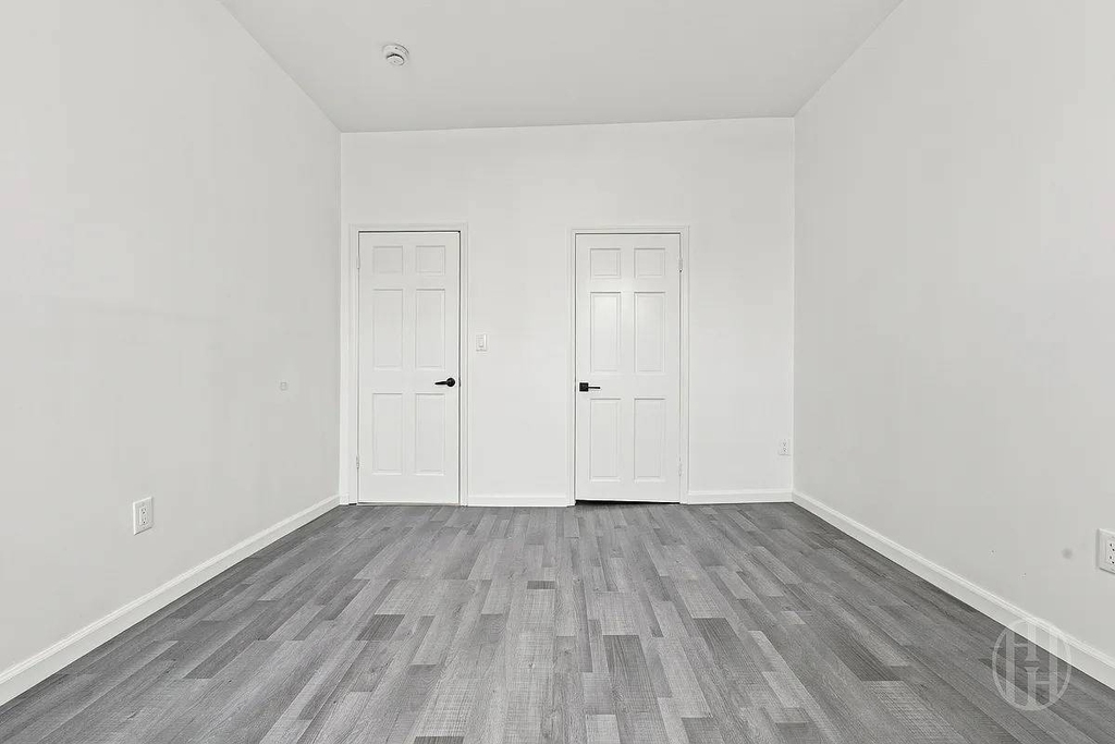 146-07 Jamaica Avenue - Photo 12