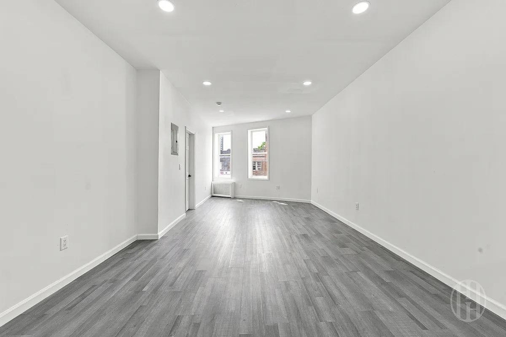 146-07 Jamaica Avenue - Photo 4