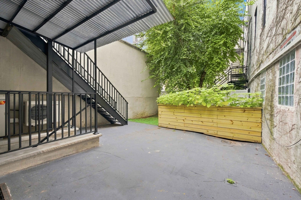 297 3rd Avenue - Photo 16