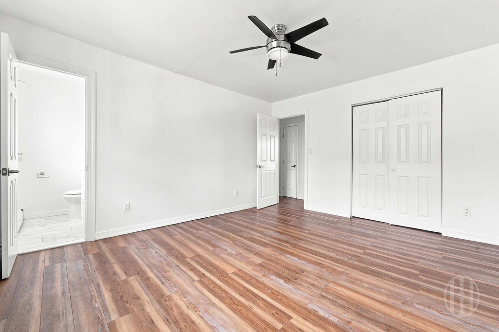 57-04 Cabot Road - Photo 9