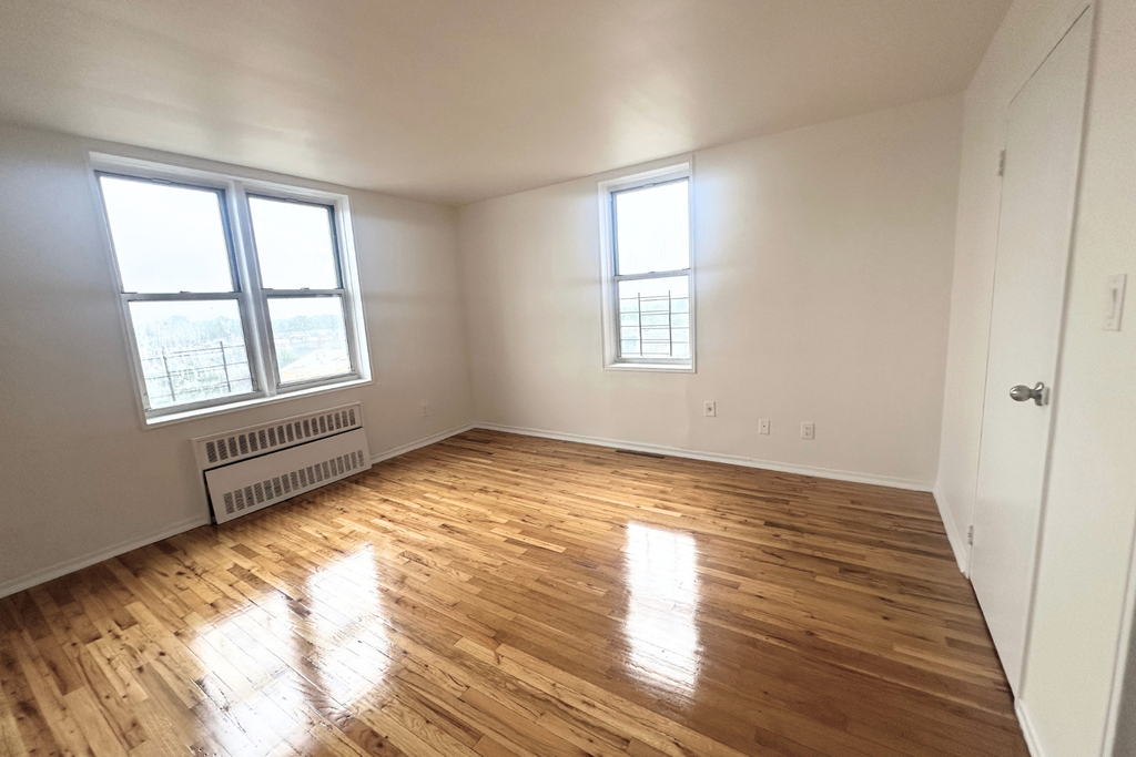 224-10 Jamaica Avenue - Photo 4