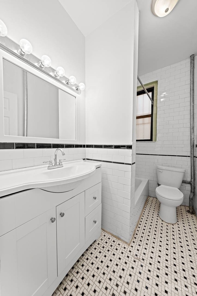 49 E 17th Street - Photo 7