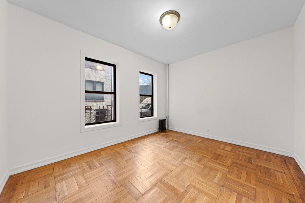 49 E 17th Street - Photo 2