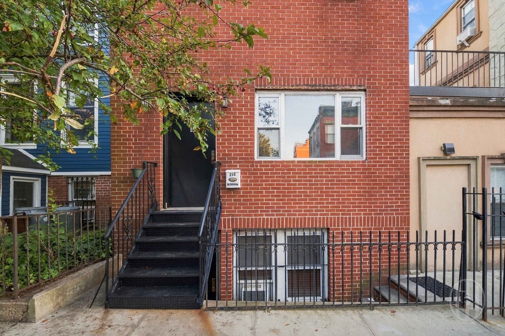 250 16th Street - Photo 11