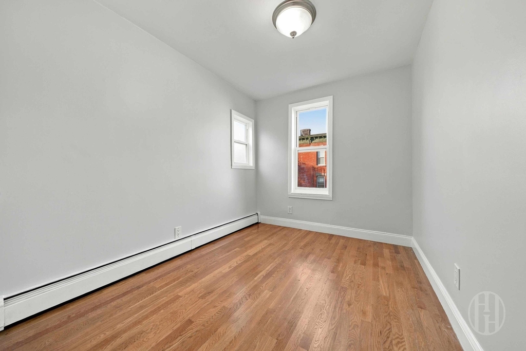 250 16th Street - Photo 3