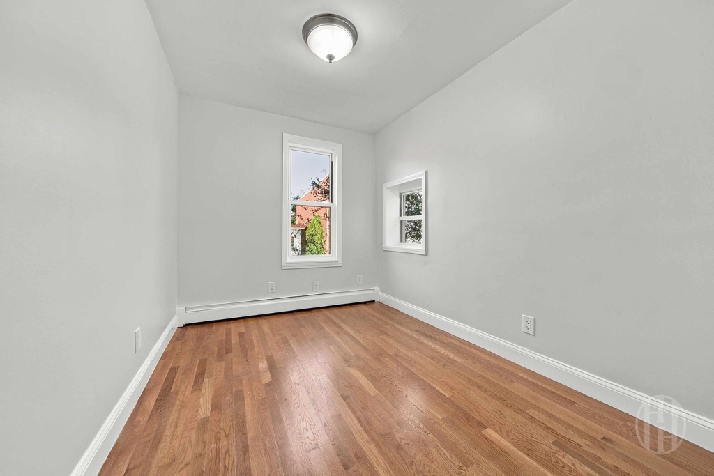 250 16th Street - Photo 4