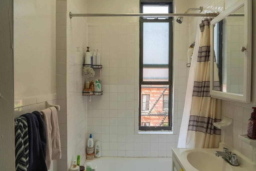 401 W 47th Street - Photo 27