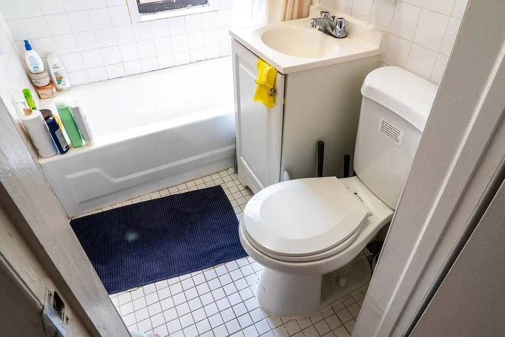 401 W 47th Street - Photo 26