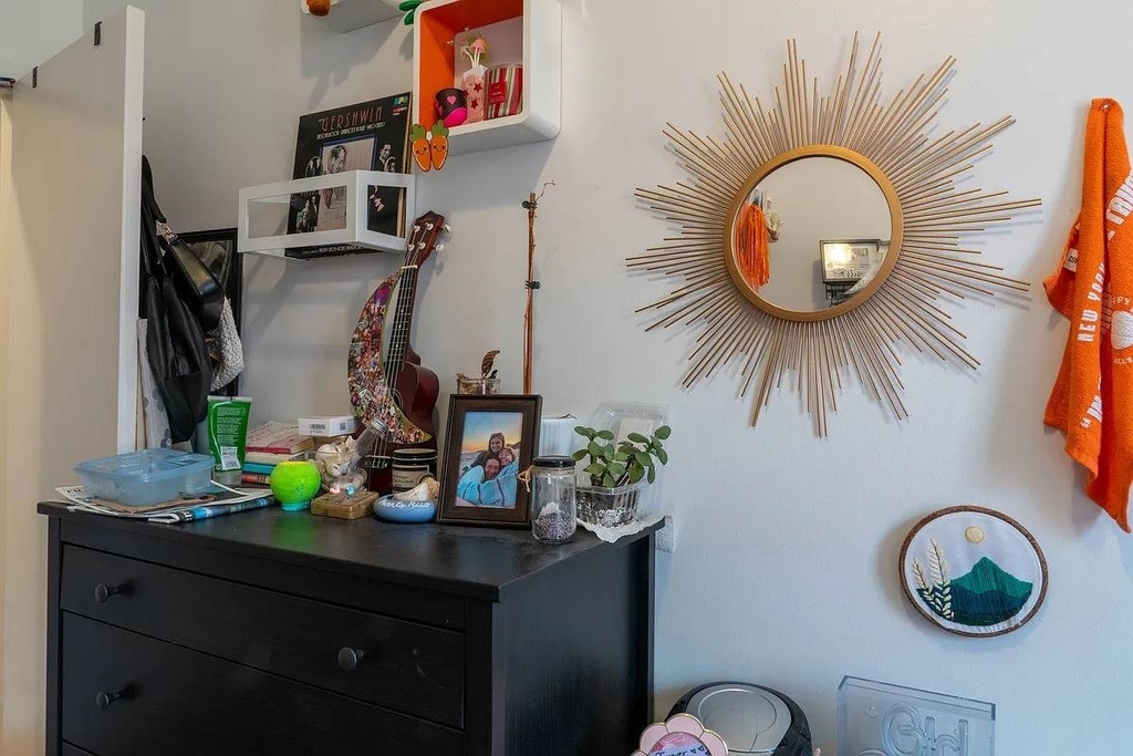 401 W 47th Street - Photo 16