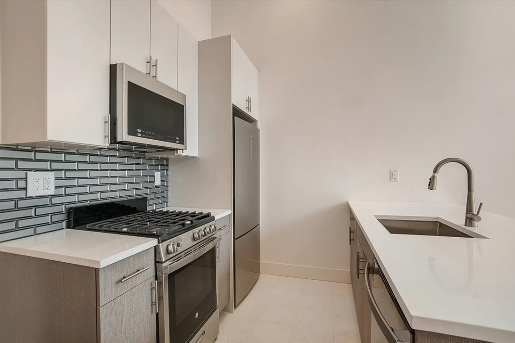 149 W 9th Street - Photo 3