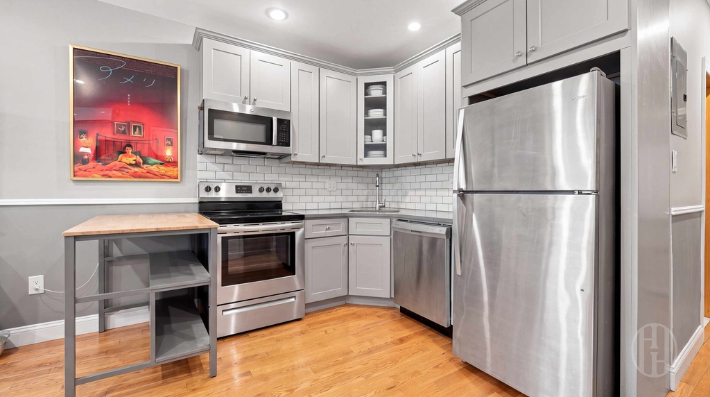 457 Lafayette Avenue - Photo 5