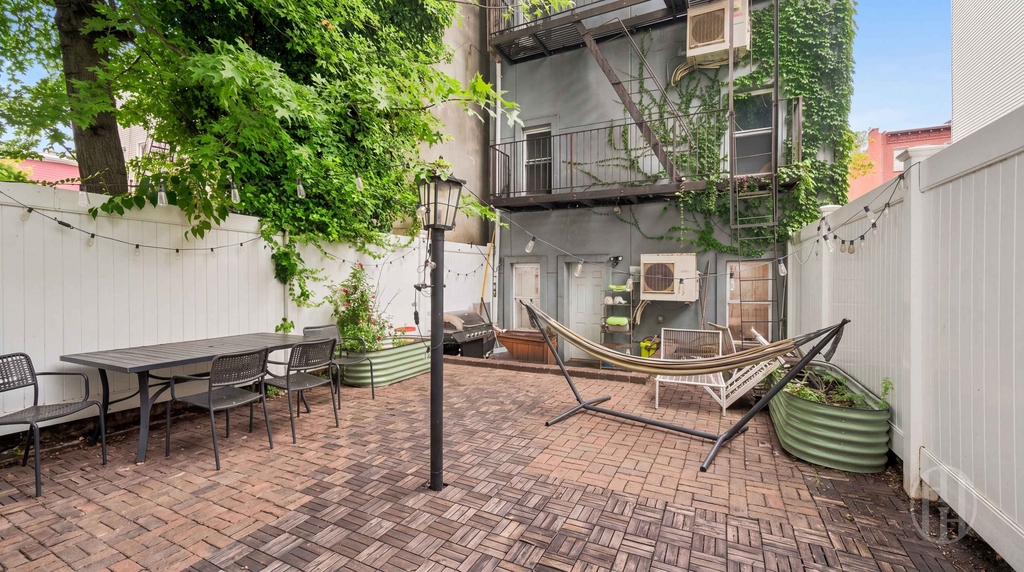 457 Lafayette Avenue - Photo 8