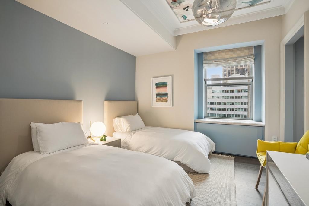 303 Park Avenue - Photo 2
