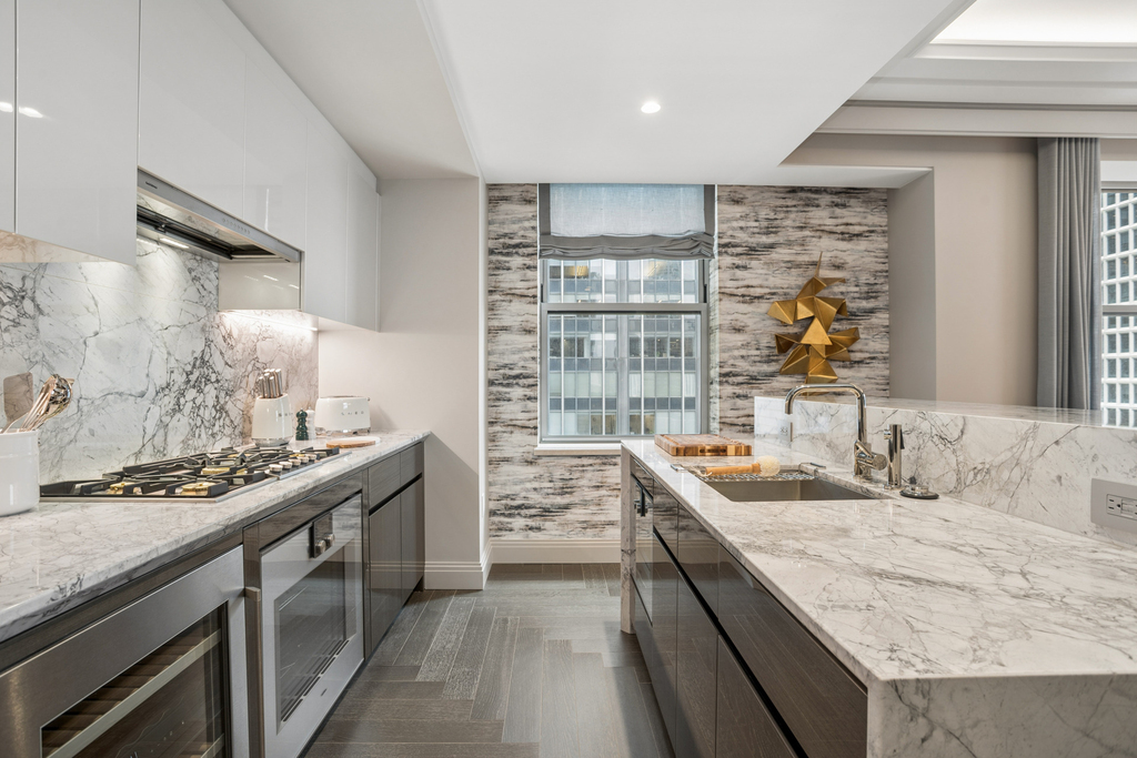 303 Park Avenue - Photo 11