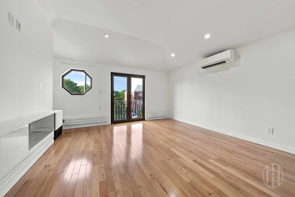 59-34 60th Avenue - Photo 4