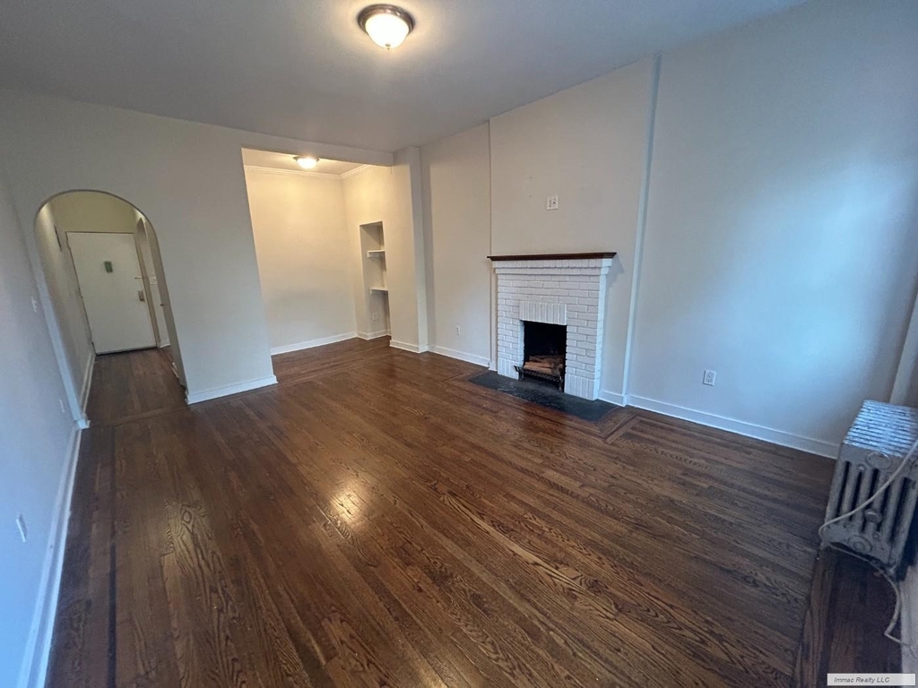 161 W 10th Street - Photo 15