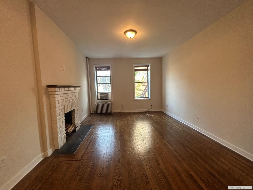 161 W 10th Street - Photo 10