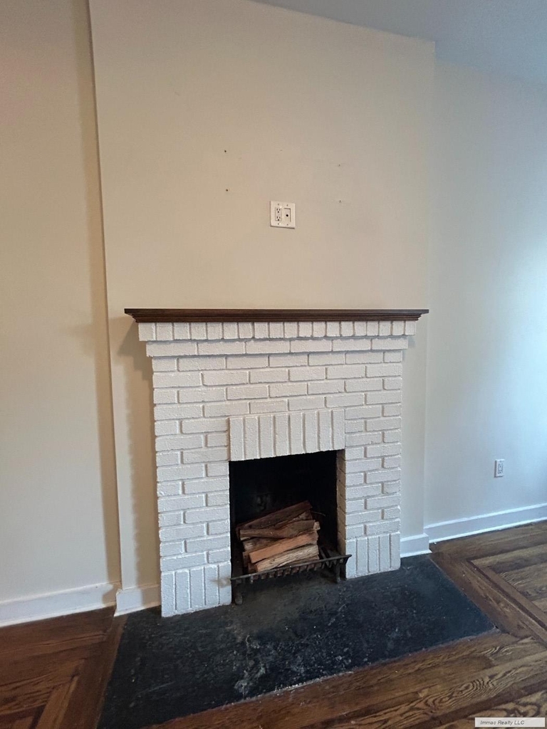 161 W 10th Street - Photo 12