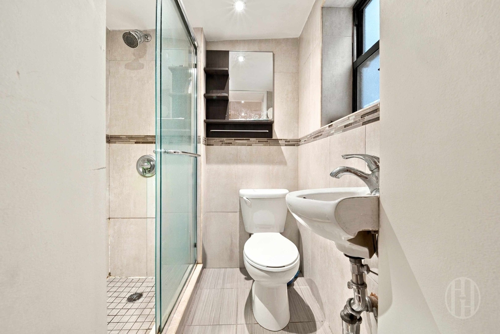 596 3rd Avenue - Photo 7