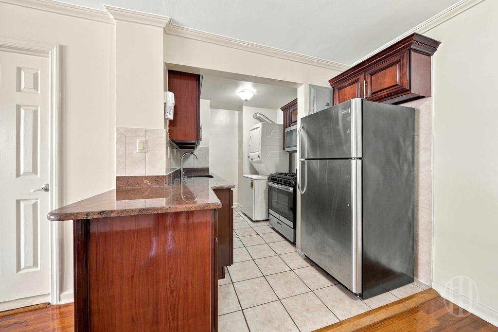 88-25 153rd Street - Photo 5