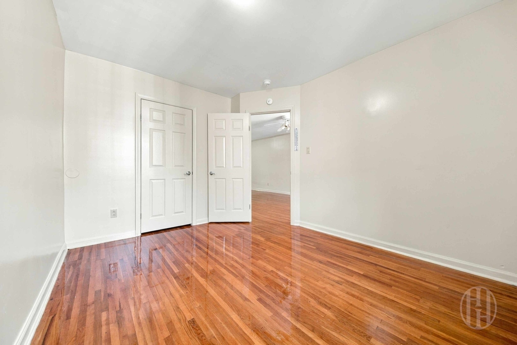 88-25 153rd Street - Photo 4