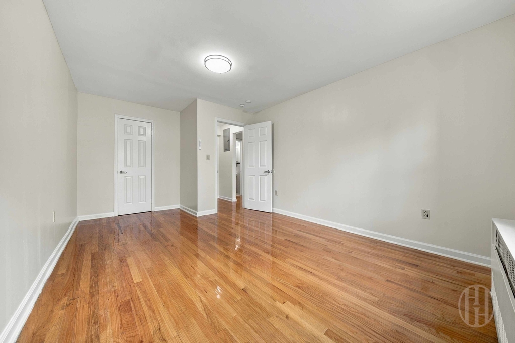 88-25 153rd Street - Photo 5