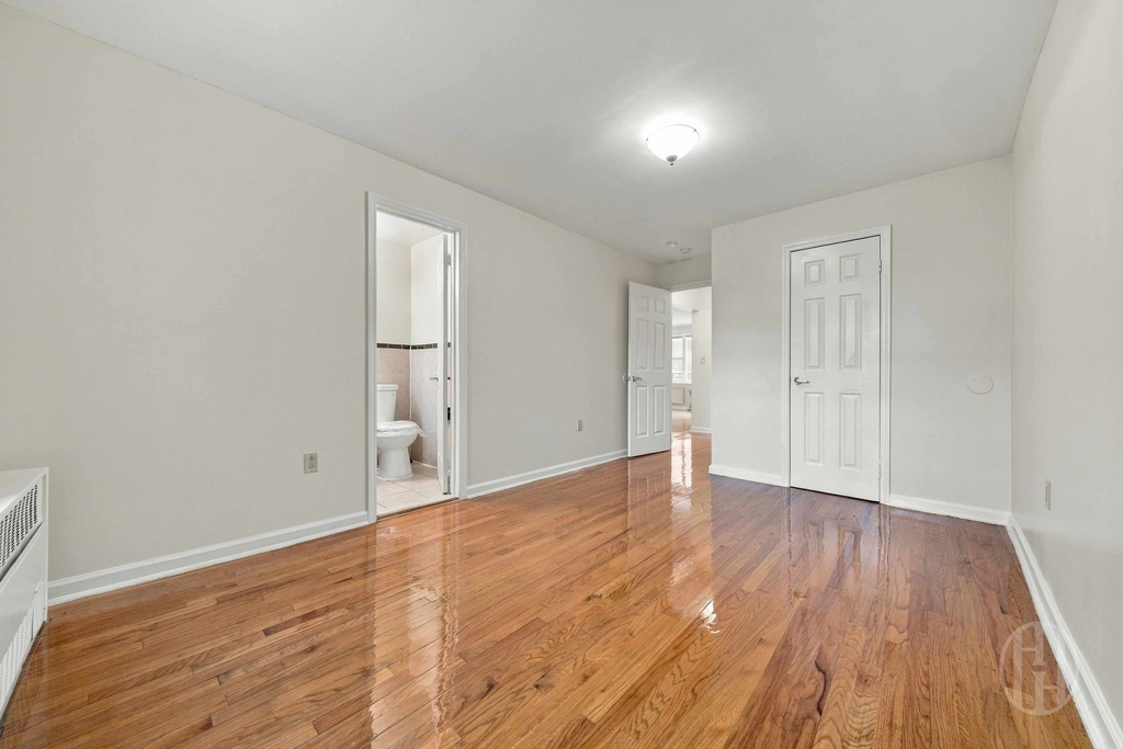 88-25 153rd Street - Photo 3