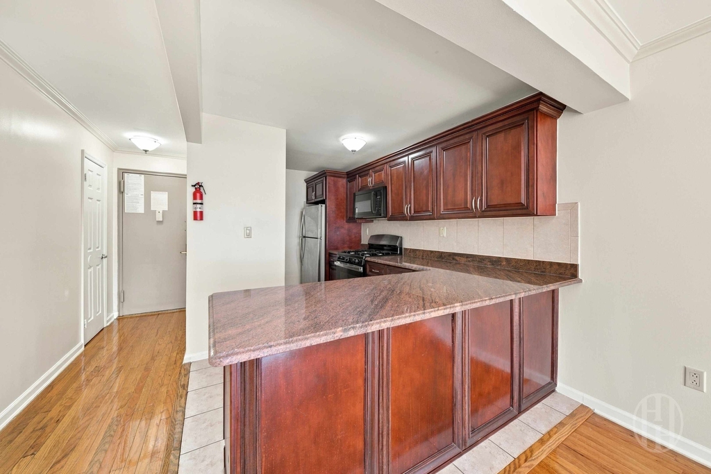 88-25 153rd Street - Photo 2