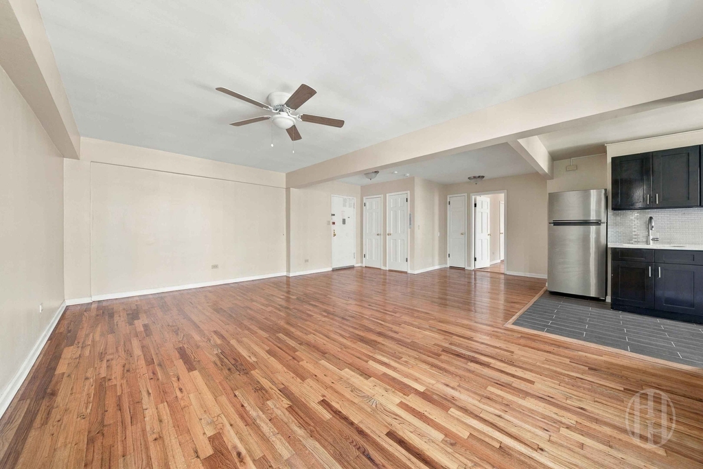140-60 Beech Avenue - Photo 1