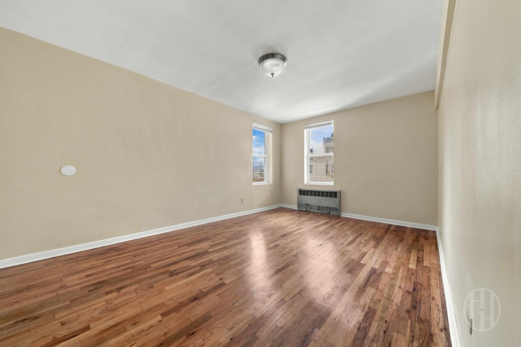 140-60 Beech Avenue - Photo 3