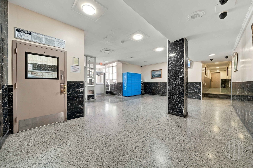 51-25 Van Kleeck Street - Photo 12