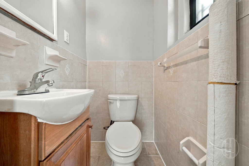 51-25 Van Kleeck Street - Photo 14