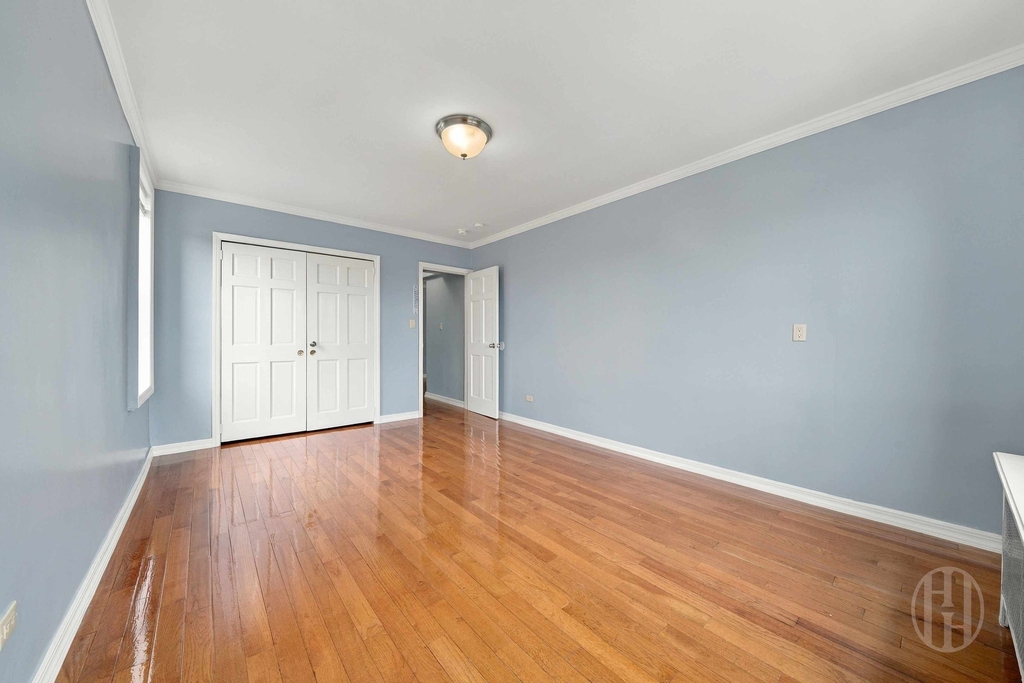 51-25 Van Kleeck Street - Photo 8