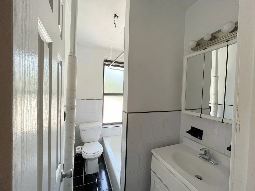 305 Ocean Avenue - Photo 11