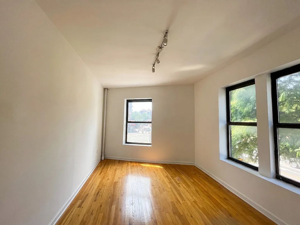 305 Ocean Avenue - Photo 2